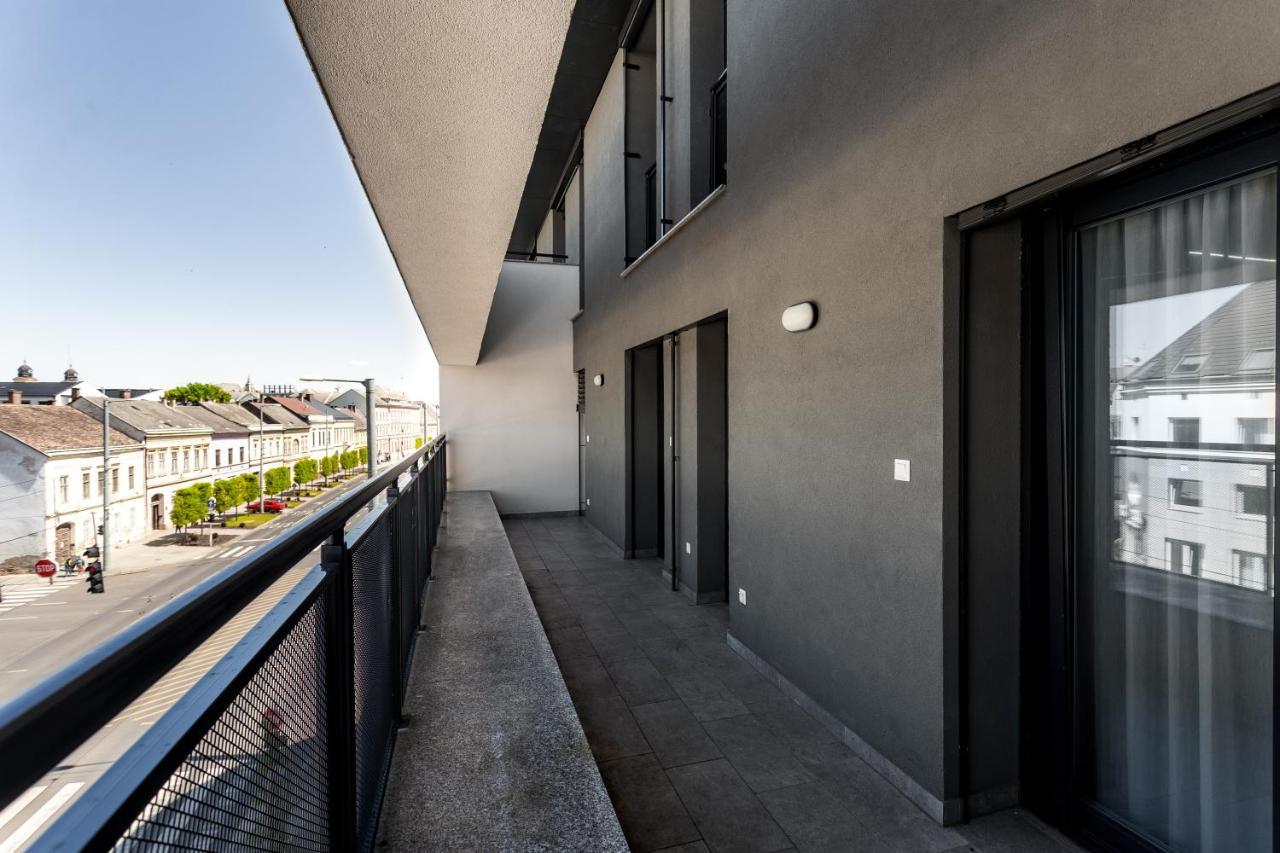 Avand Apartments Debrecen Esterno foto