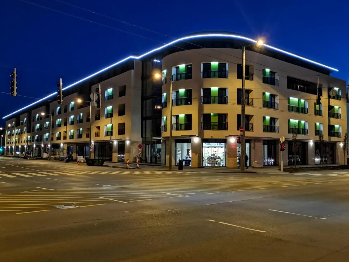 Avand Apartments Debrecen Esterno foto